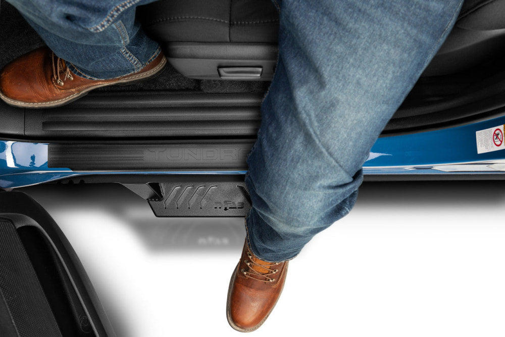 N-Fab EPYX Cab Length Drop Down Side Step for Chevrolet Silverado / GMC Sierra Vehicles - Sidesteps