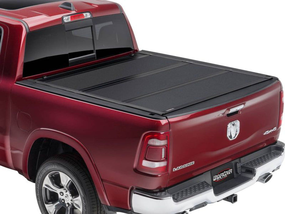 UnderCover ArmorFlex Hard Folding Tri-Fold Tonneau Cover for Chevrolet / Ford / LDV / RAM - RAM 1500 DS Classic Crew Cab 5’7 - Tonneau